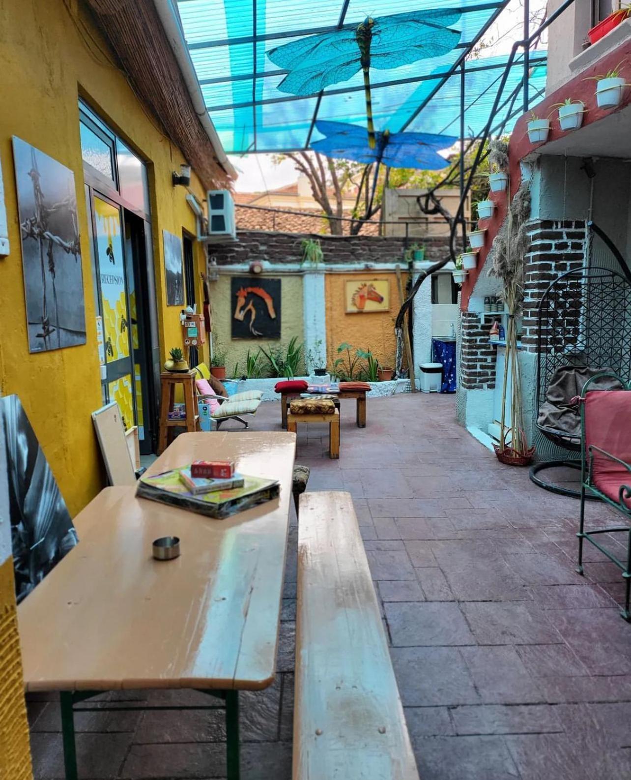 Hoja Hostel Tirana Exterior photo